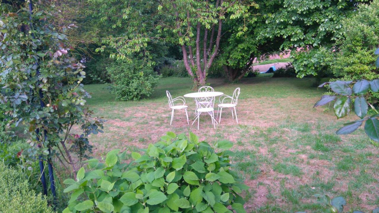Отель Le Jardin Des Ecureuils Demuin Экстерьер фото