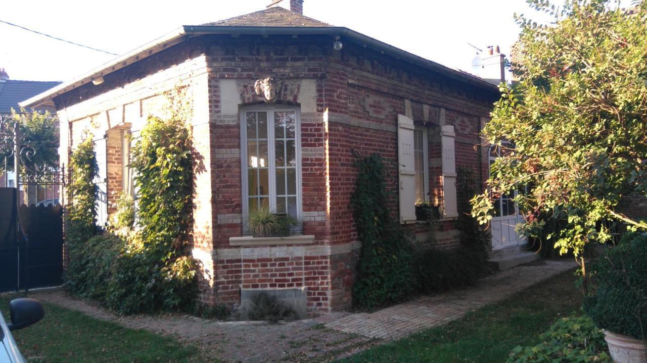 Отель Le Jardin Des Ecureuils Demuin Экстерьер фото